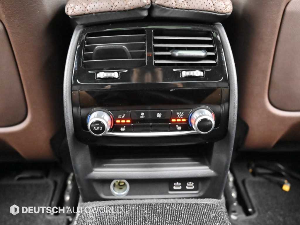 BMW 5-Series — photo 16