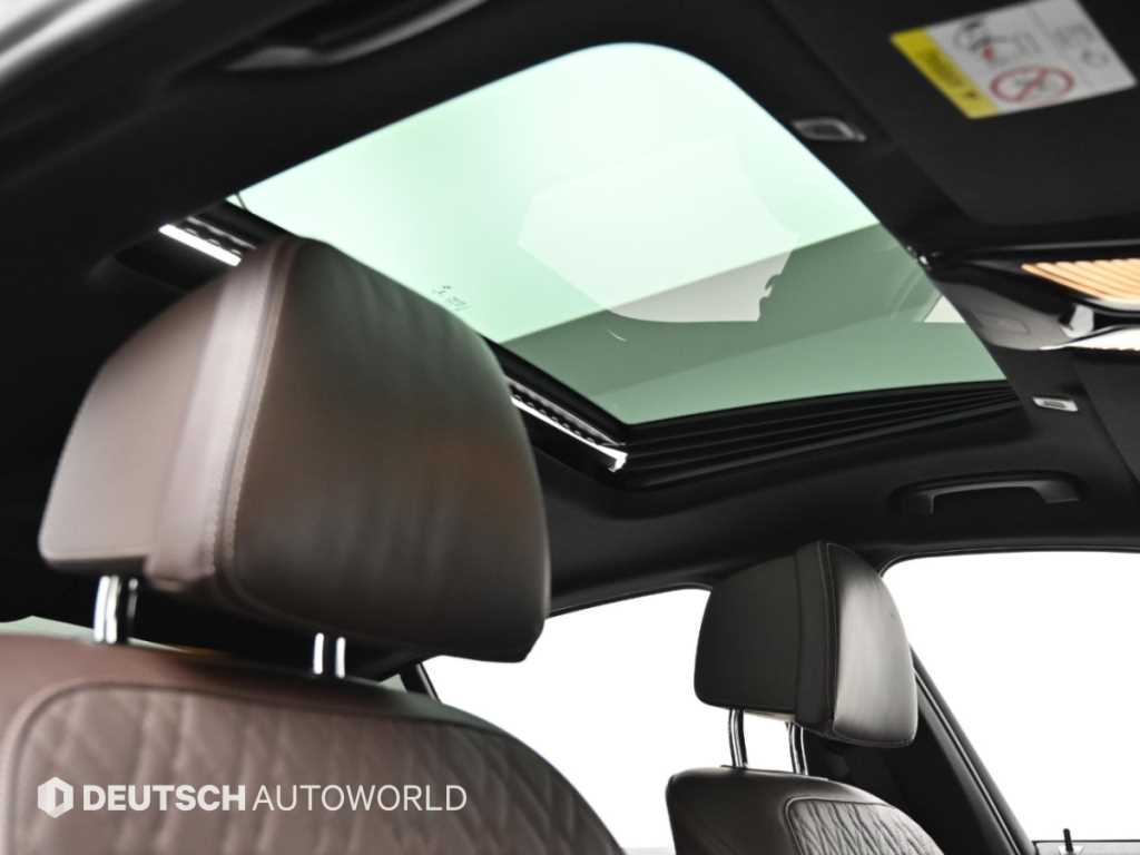 BMW 5-Series — photo 18