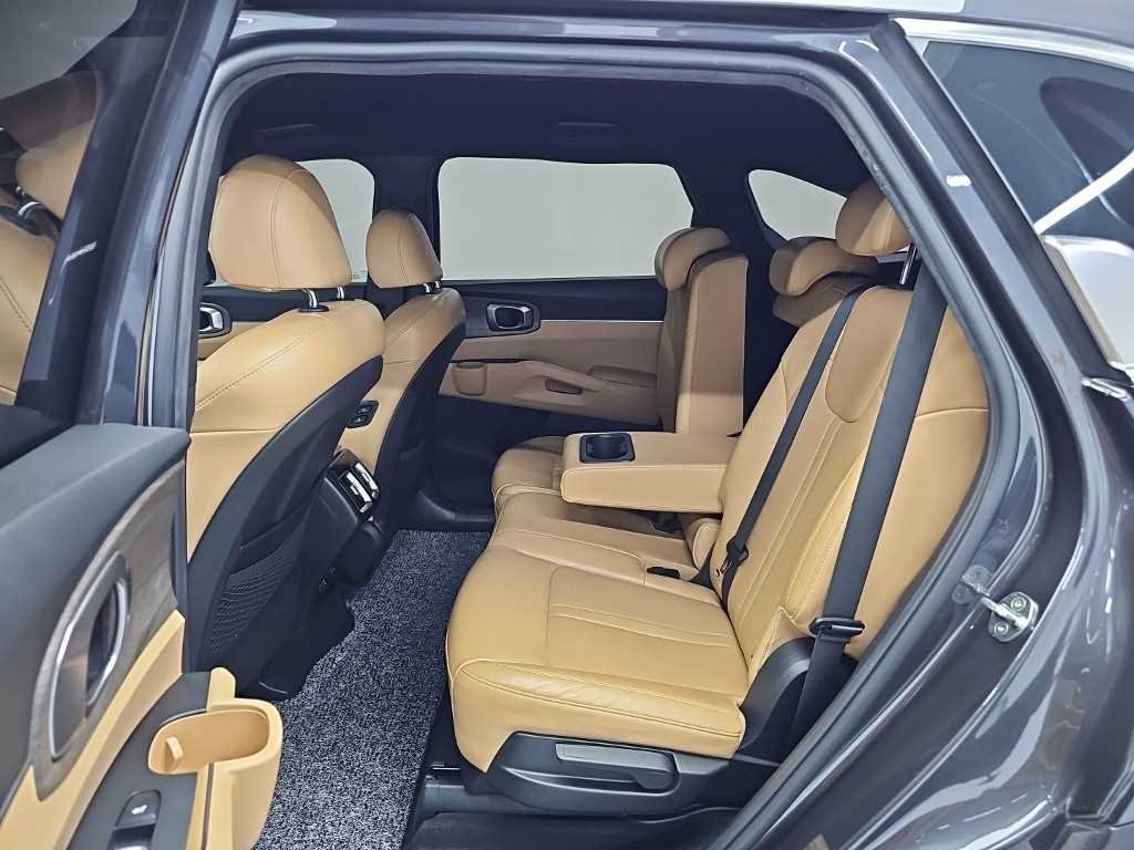 Kia Sorento — photo 12