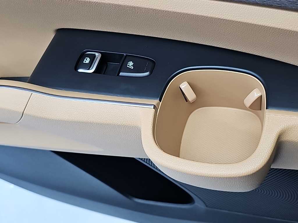 Kia Sorento — photo 14