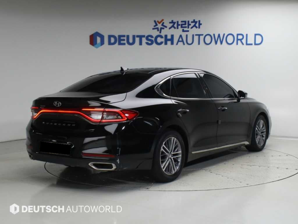 Hyundai Grandeur — photo 03