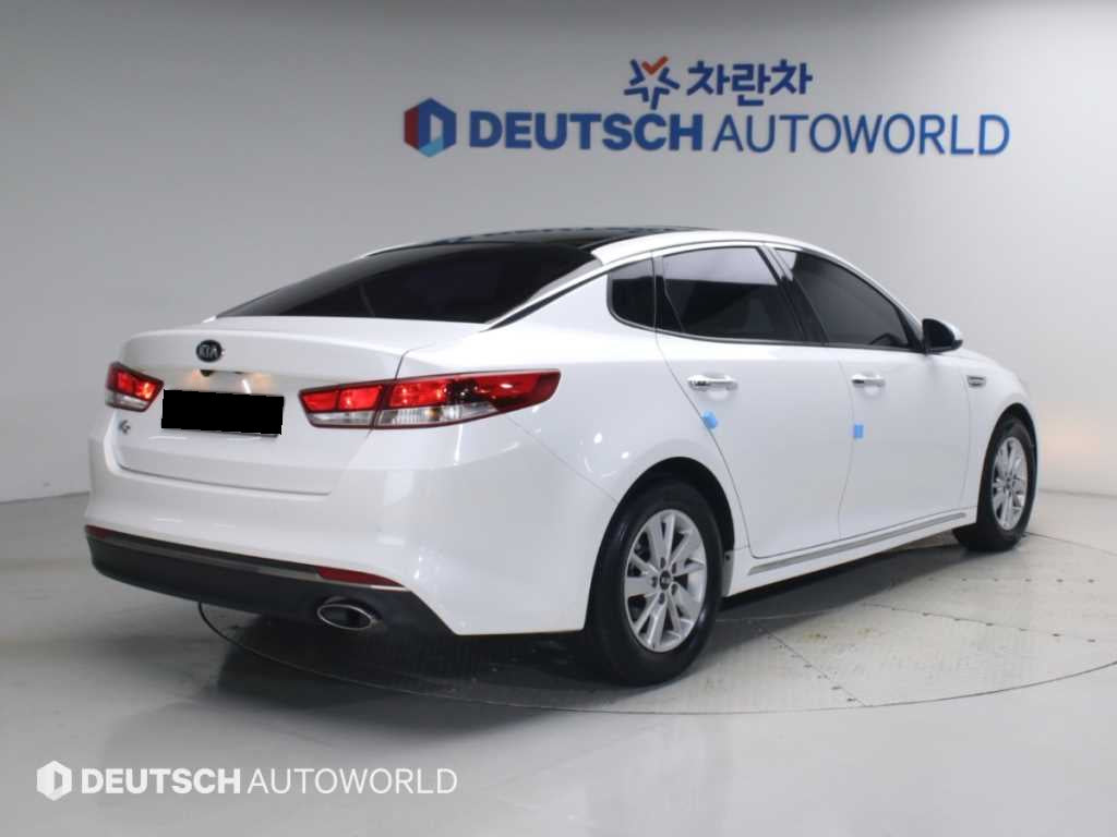 Kia K5 — photo 02