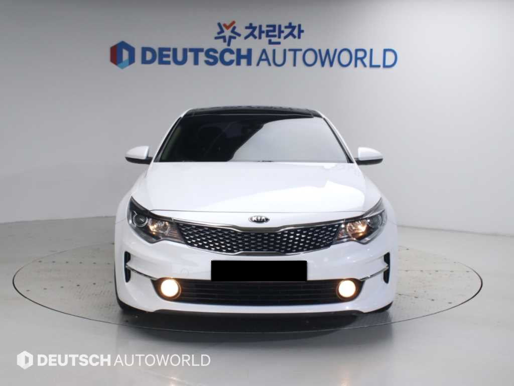 Kia K5 — photo 03