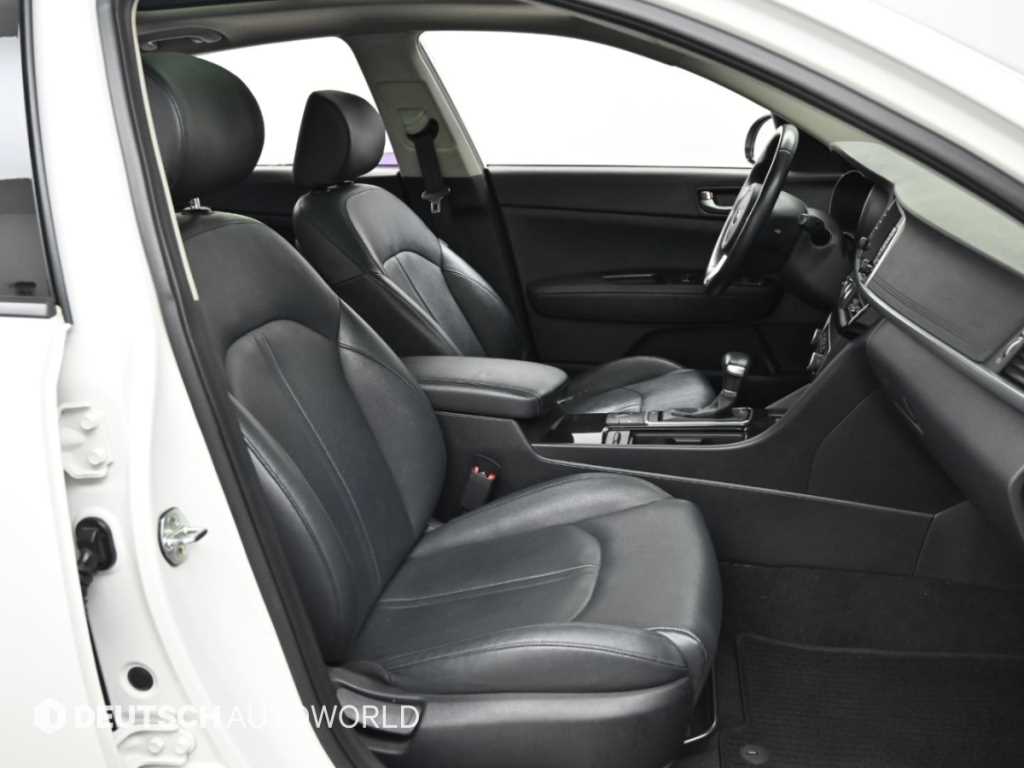 Kia K5 — photo 10