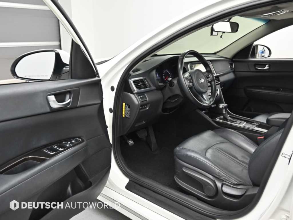 Kia K5 — photo 11