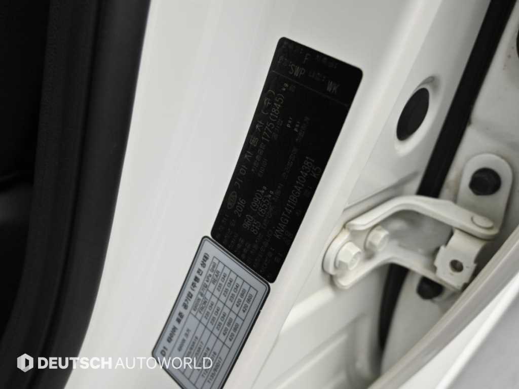Kia K5 — photo 20