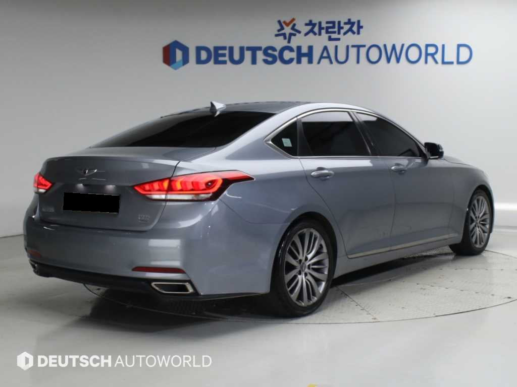 Hyundai Genesis — photo 02