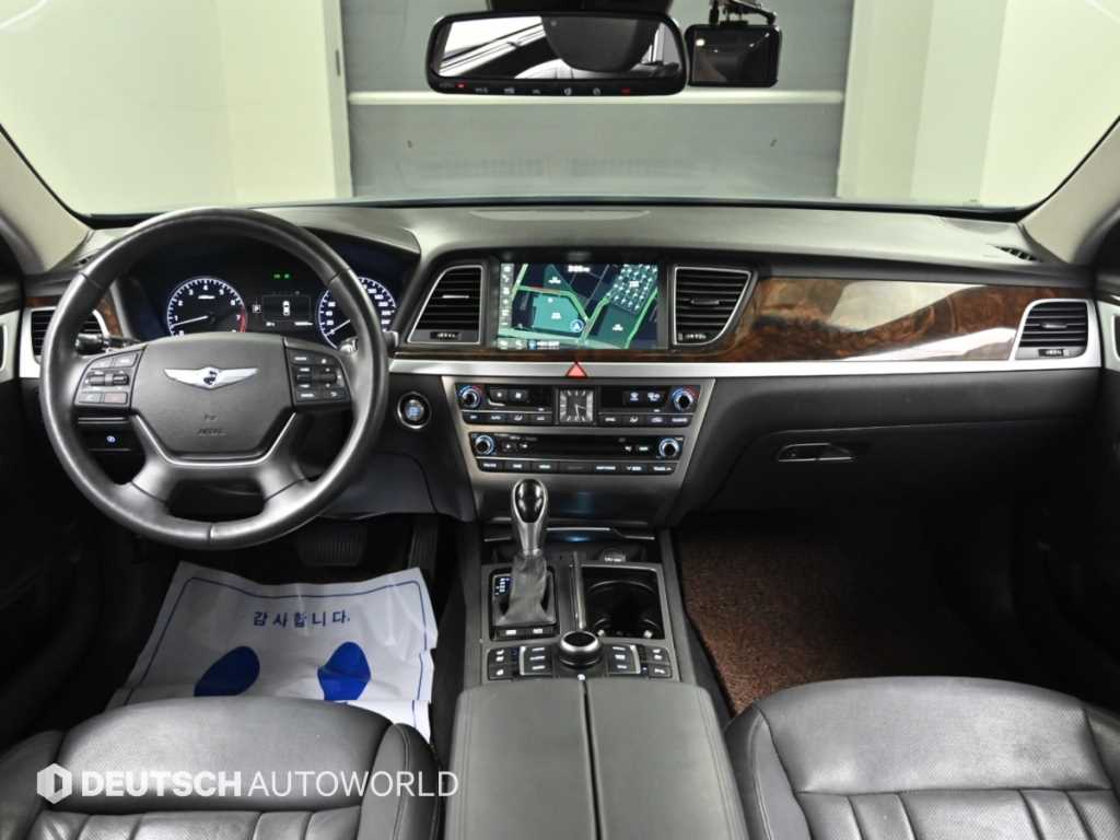 Hyundai Genesis — photo 07