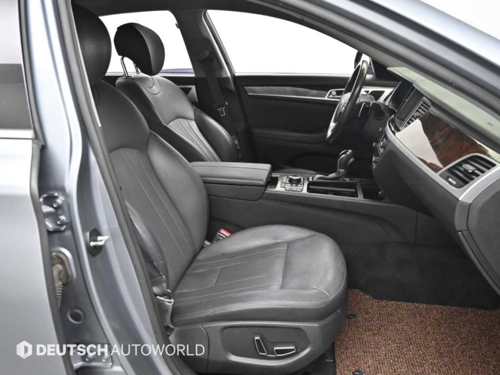 Hyundai Genesis — photo 10