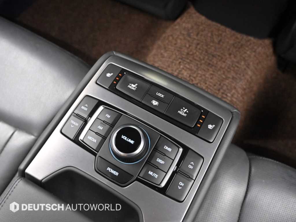 Hyundai Genesis — photo 16