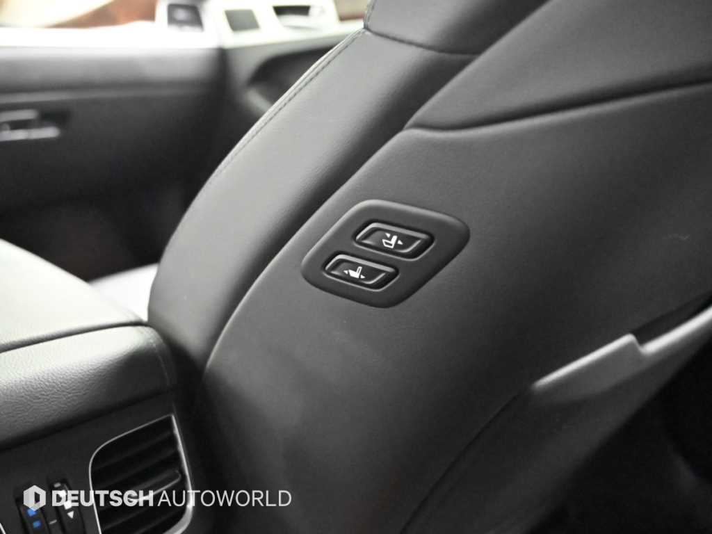 Hyundai Genesis — photo 17