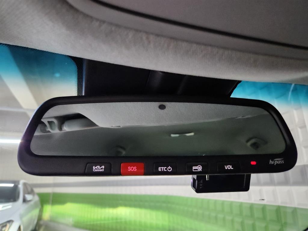 Kia Niro — photo 14