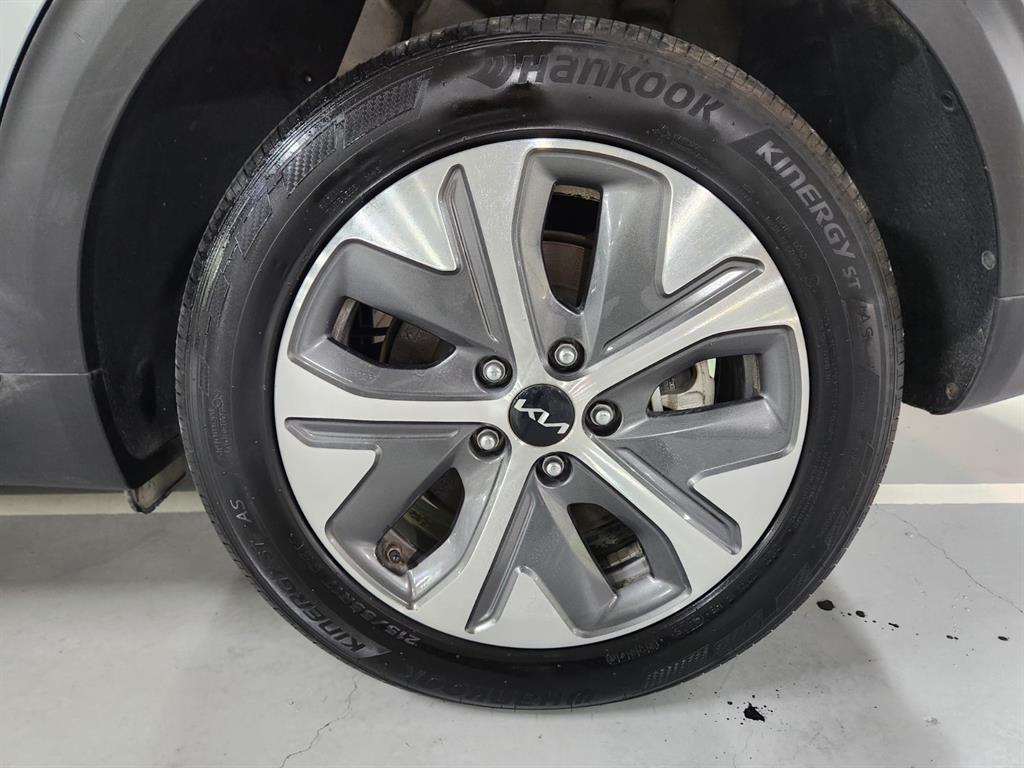 Kia Niro — photo 19