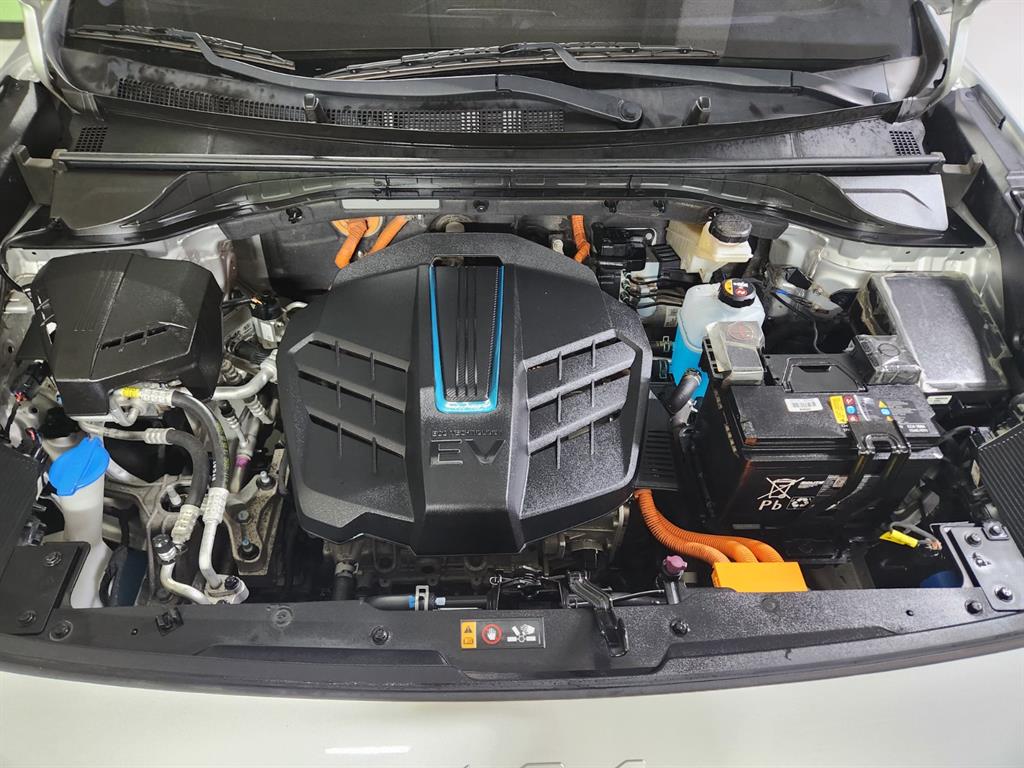Kia Niro — photo 20