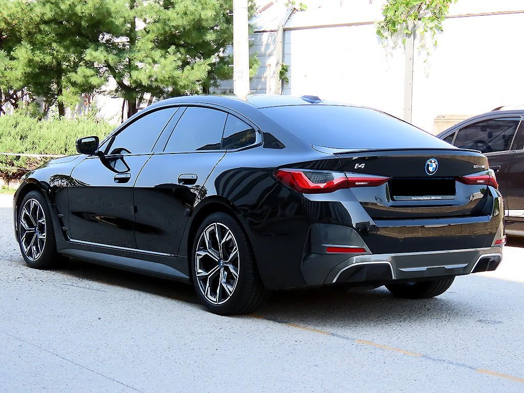 BMW i4 — photo 03