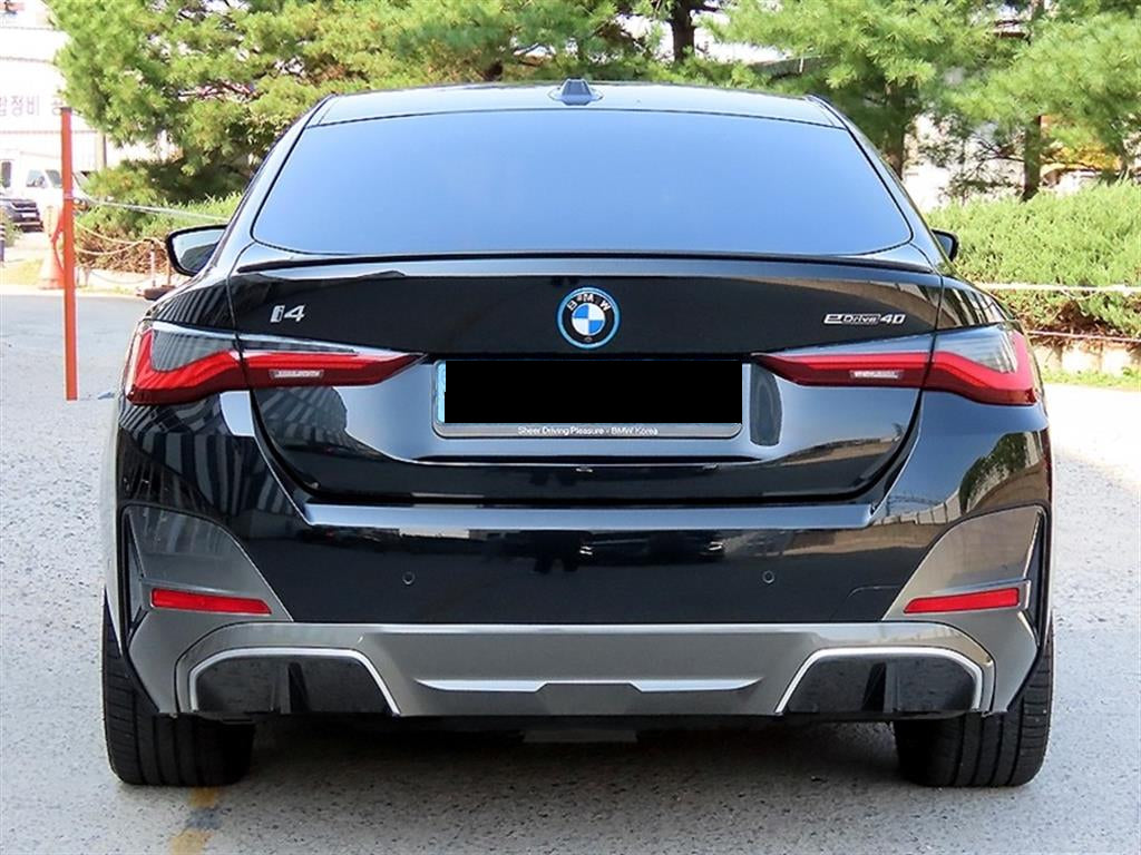 BMW i4 — photo 04