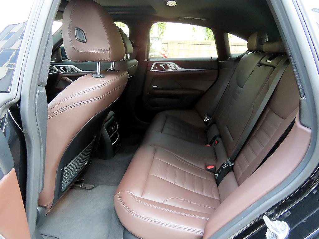 BMW i4 — photo 06