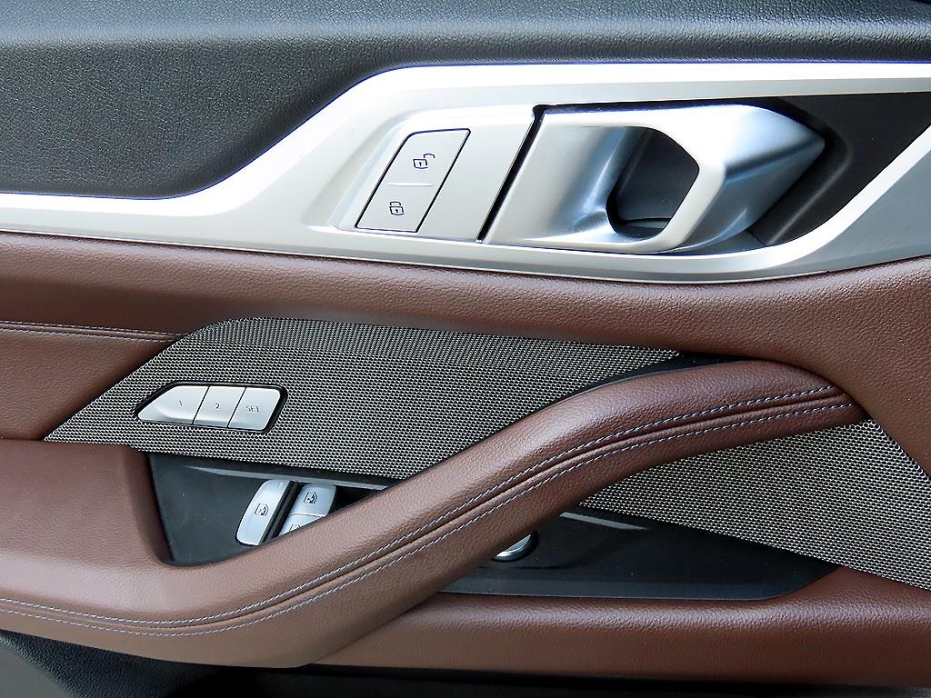 BMW i4 — photo 12