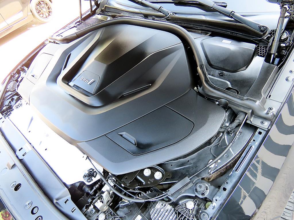 BMW i4 — photo 19
