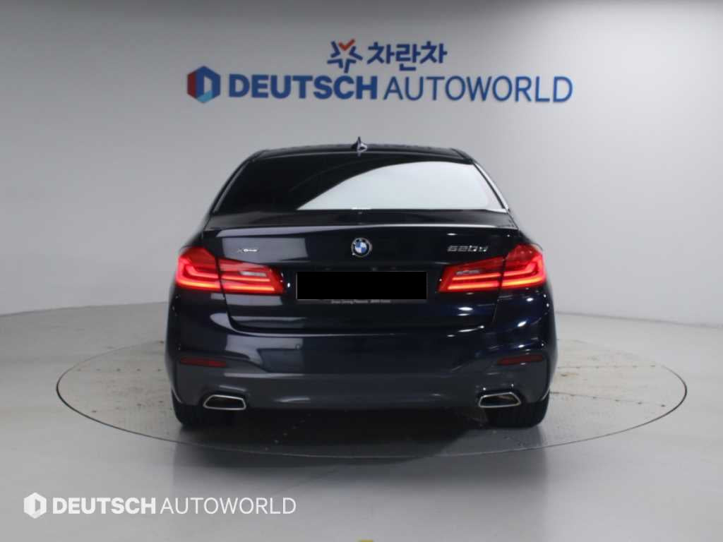 BMW 5-Series — photo 04