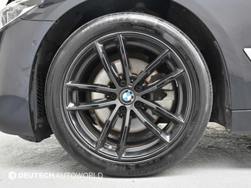 BMW 5-Series — photo 05
