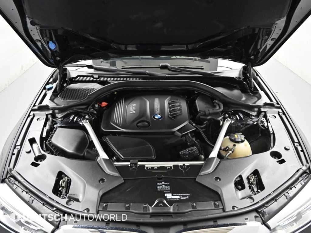 BMW 5-Series — photo 06