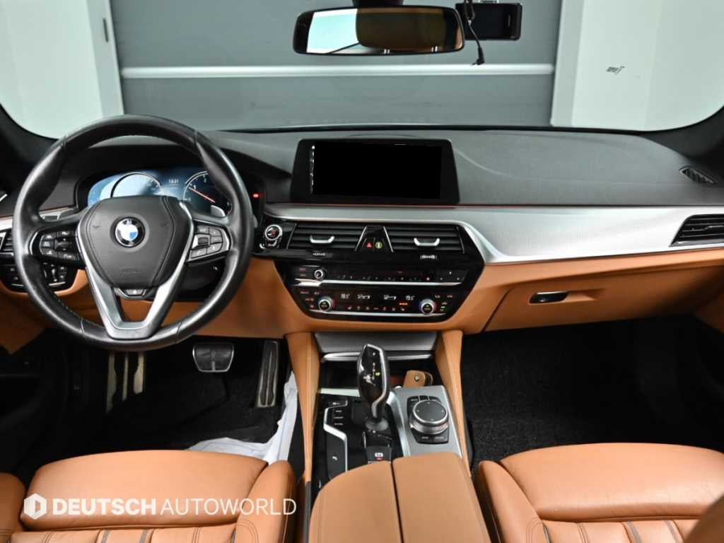 BMW 5-Series — photo 07