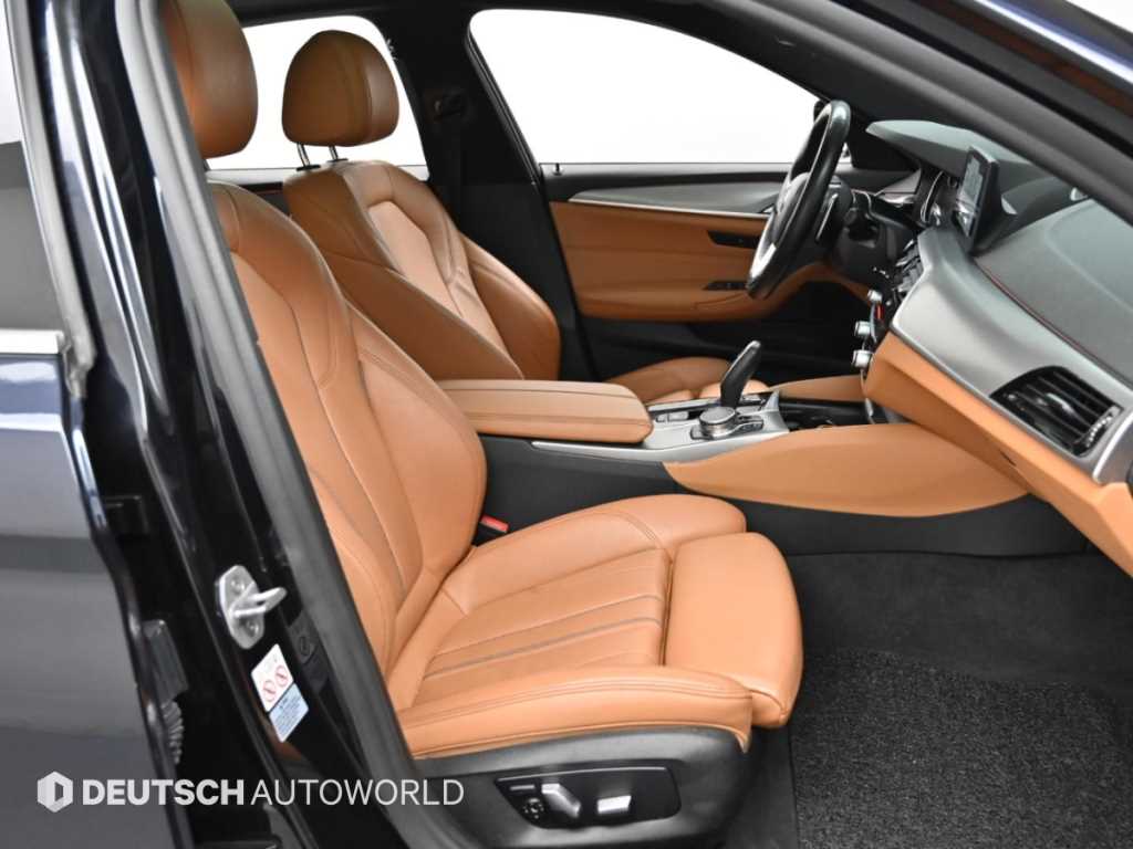 BMW 5-Series — photo 10