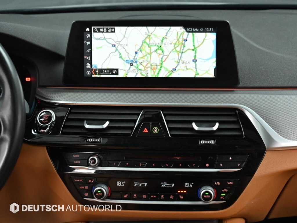 BMW 5-Series — photo 14