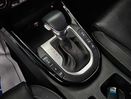 Kia K3 — photo 08