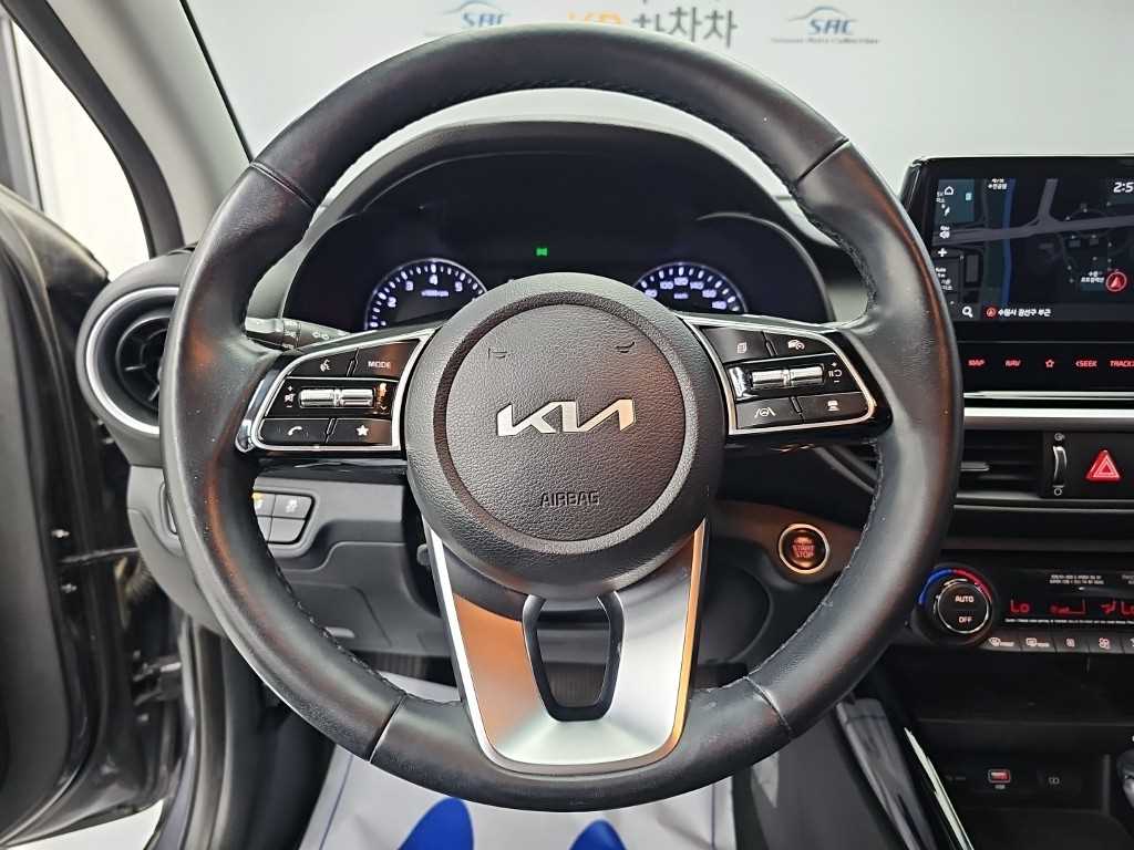 Kia K3 — photo 09