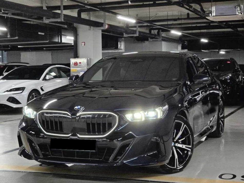 BMW 5-Series — photo 02