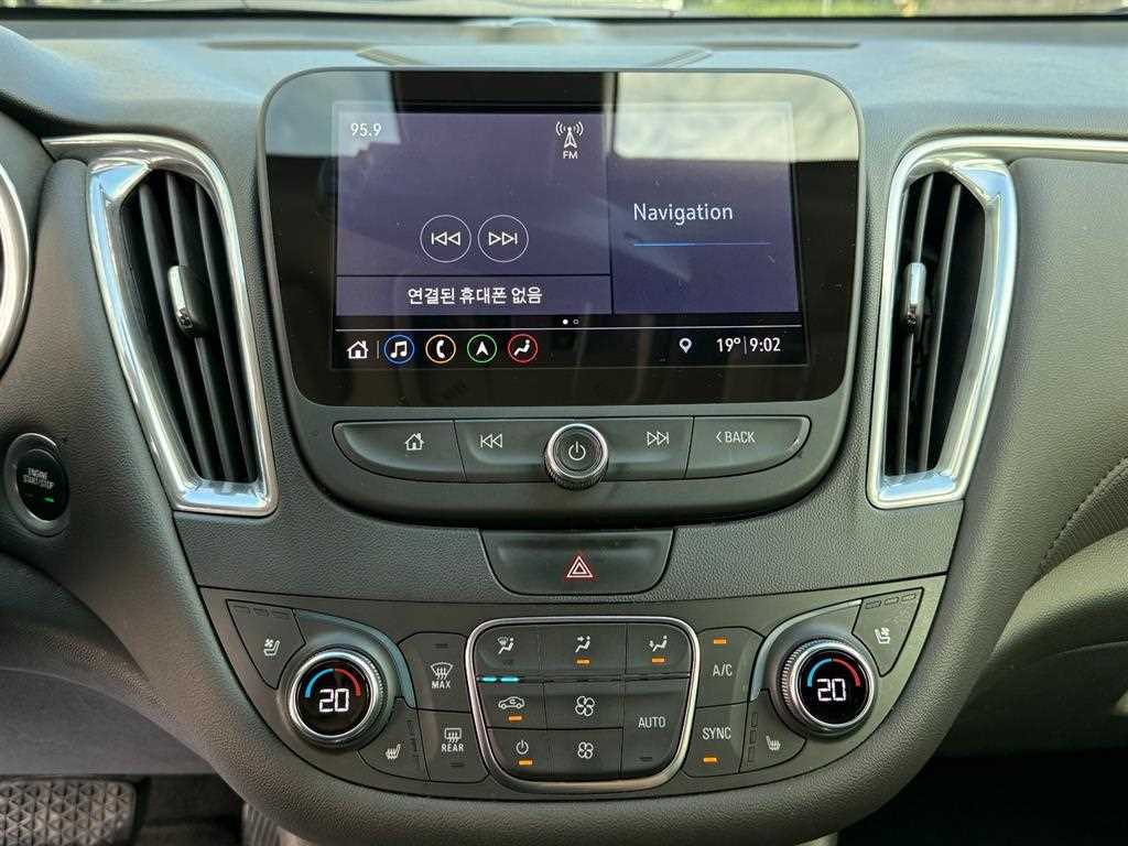 CHEVROLET Malibu — photo 13