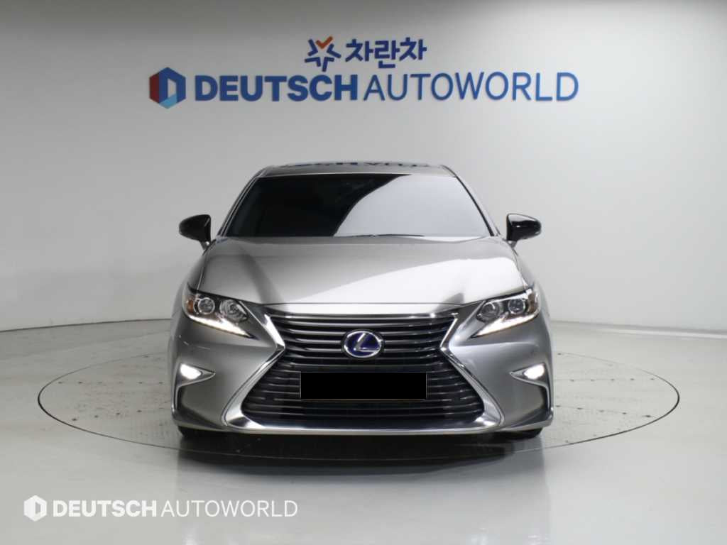 Lexus ES — photo 03
