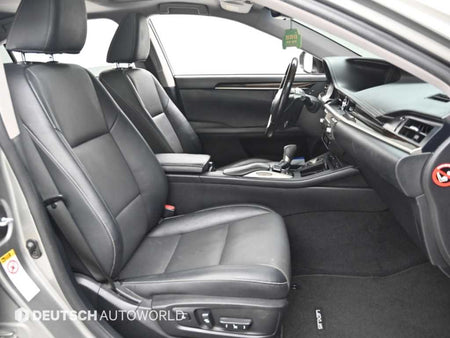 Lexus ES — photo 10