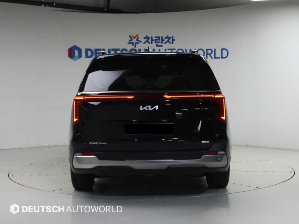 Kia Carnival — photo 04