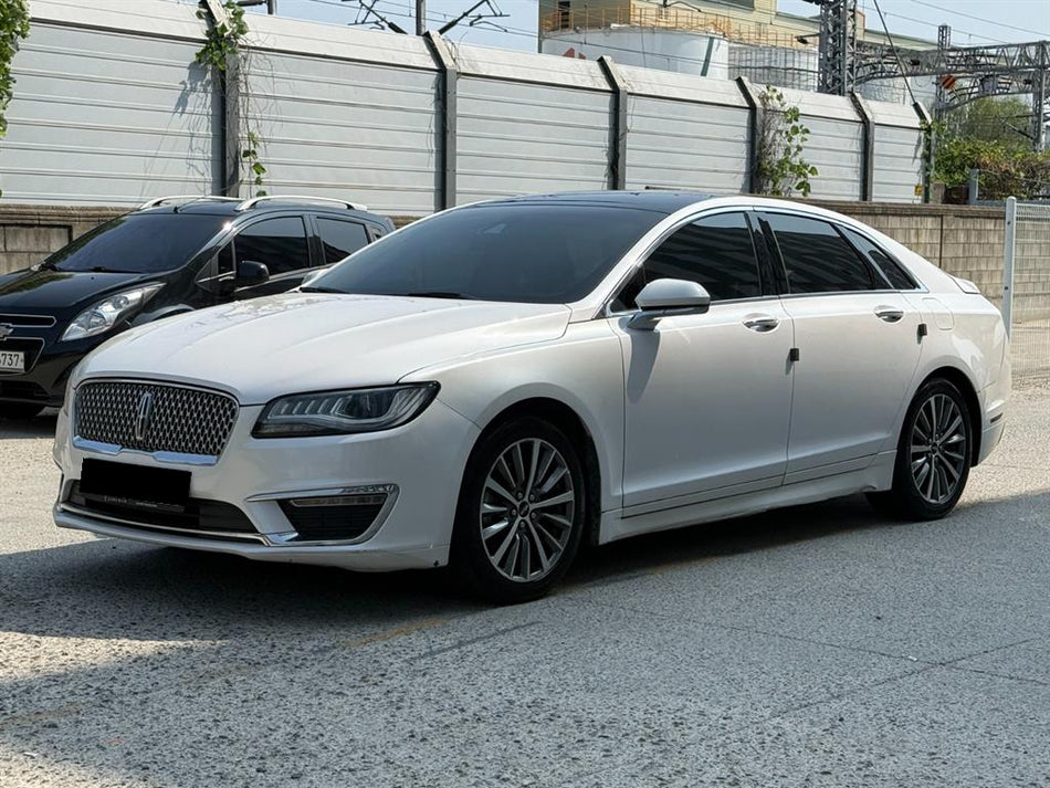 Lincoln MKZ — photo 02