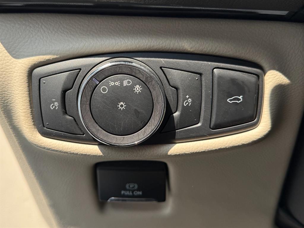 Lincoln MKZ — photo 12