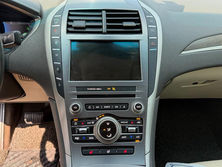 Lincoln MKZ — photo 13