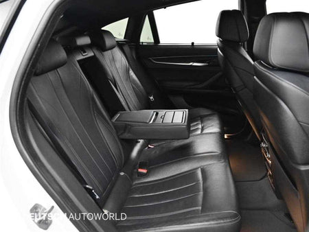 BMW X6 — photo 11