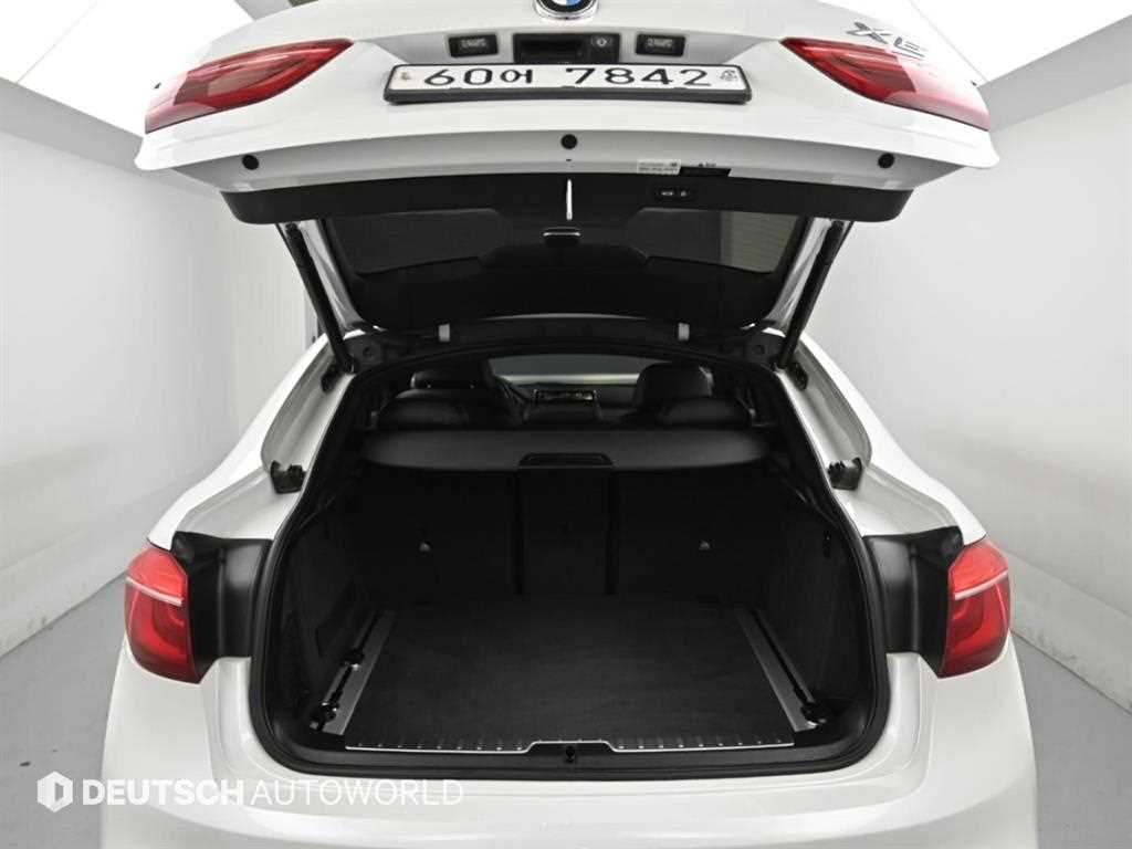 BMW X6 — photo 18