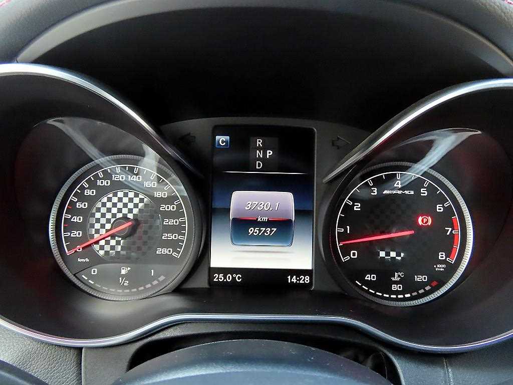 Mercedes-Benz C-Class — photo 09