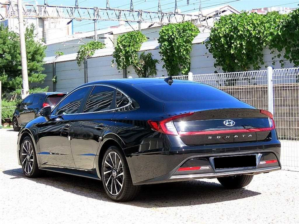 Hyundai Sonata — photo 03