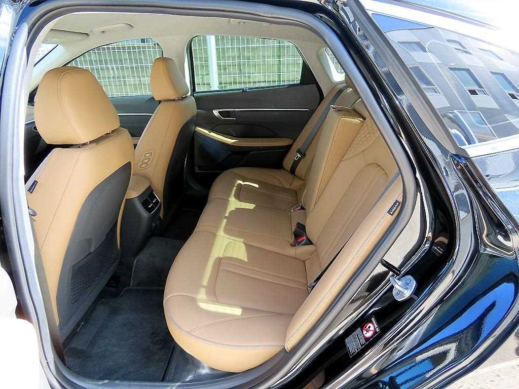 Hyundai Sonata — photo 06