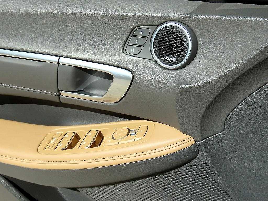 Hyundai Sonata — photo 12