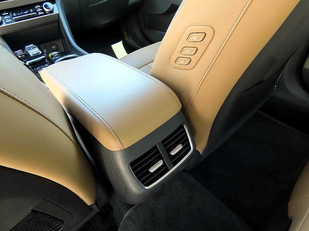 Hyundai Sonata — photo 17