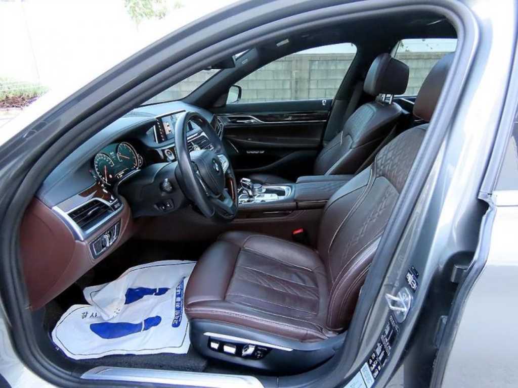 BMW 7-Series — photo 04