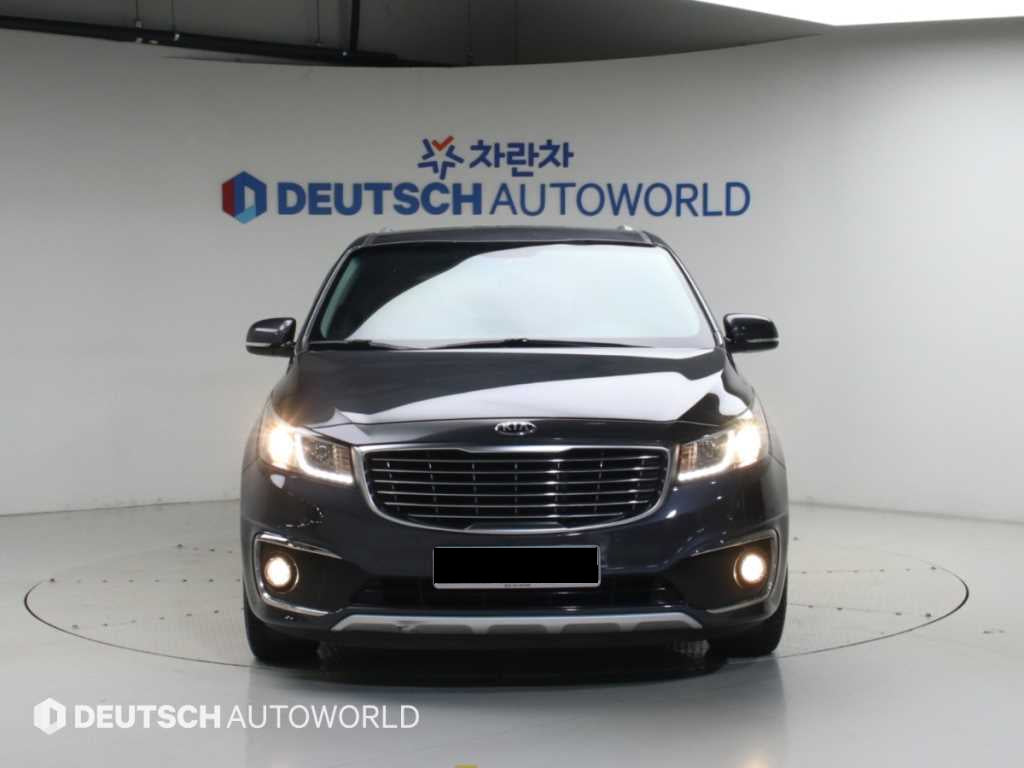 Kia Carnival — photo 03
