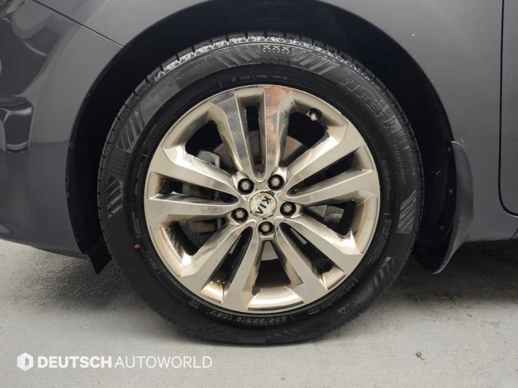 Kia Carnival — photo 05
