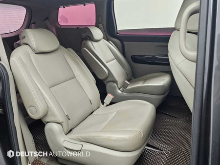 Kia Carnival — photo 12